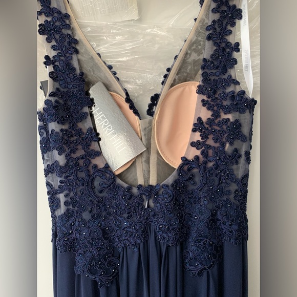 NWT Gorgeous V-Neck Embroidered Bodice Chiffon Prom Dress Long Gown Navy Sz 2 - Picture 7 of 14